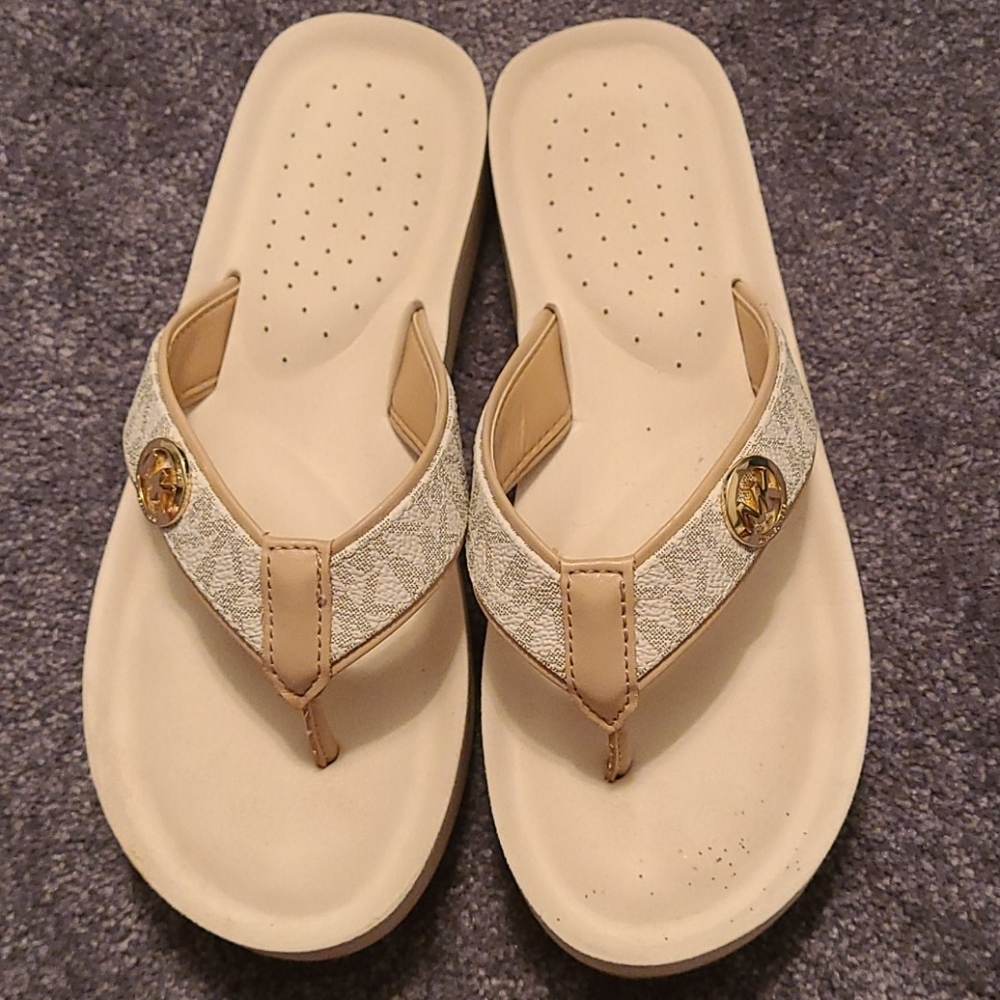 MICHAEL KORS SANDAL FLIP FLOP